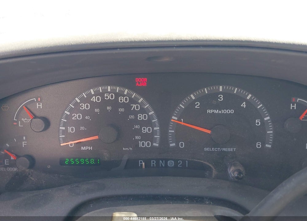 2000 FORD EXPEDITION XLT VIN: 1FMRU1664YLB57310