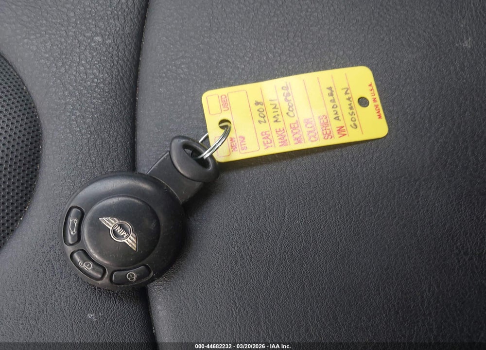 2008 MINI COOPER VIN: WMWMF33598TT65907