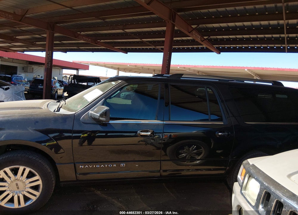 2014 LINCOLN NAVIGATOR L VIN: 5LMJJ3J5XEEL02945