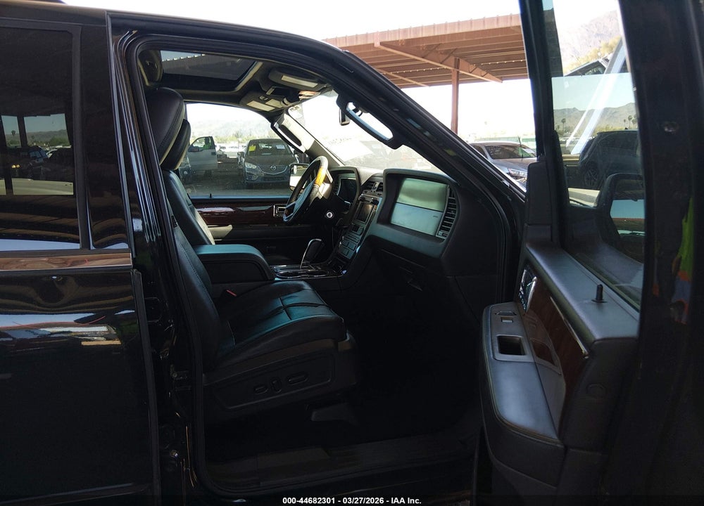 2014 LINCOLN NAVIGATOR L VIN: 5LMJJ3J5XEEL02945
