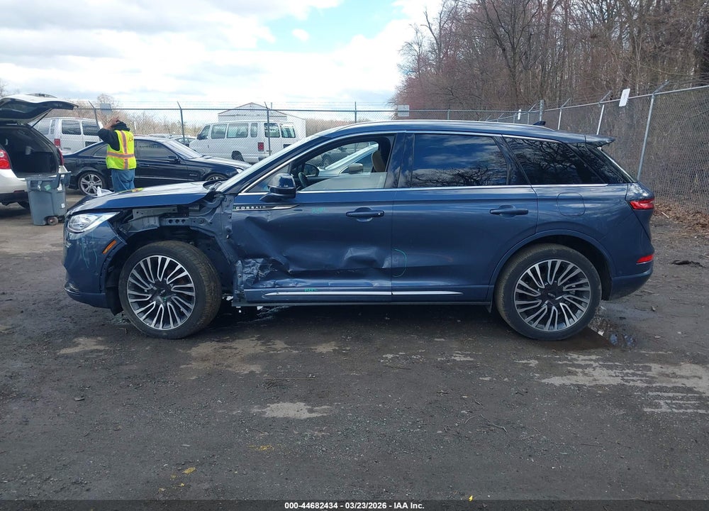 2022 LINCOLN CORSAIR RESERVE VIN: 5LMCJ2DH2NUL27076