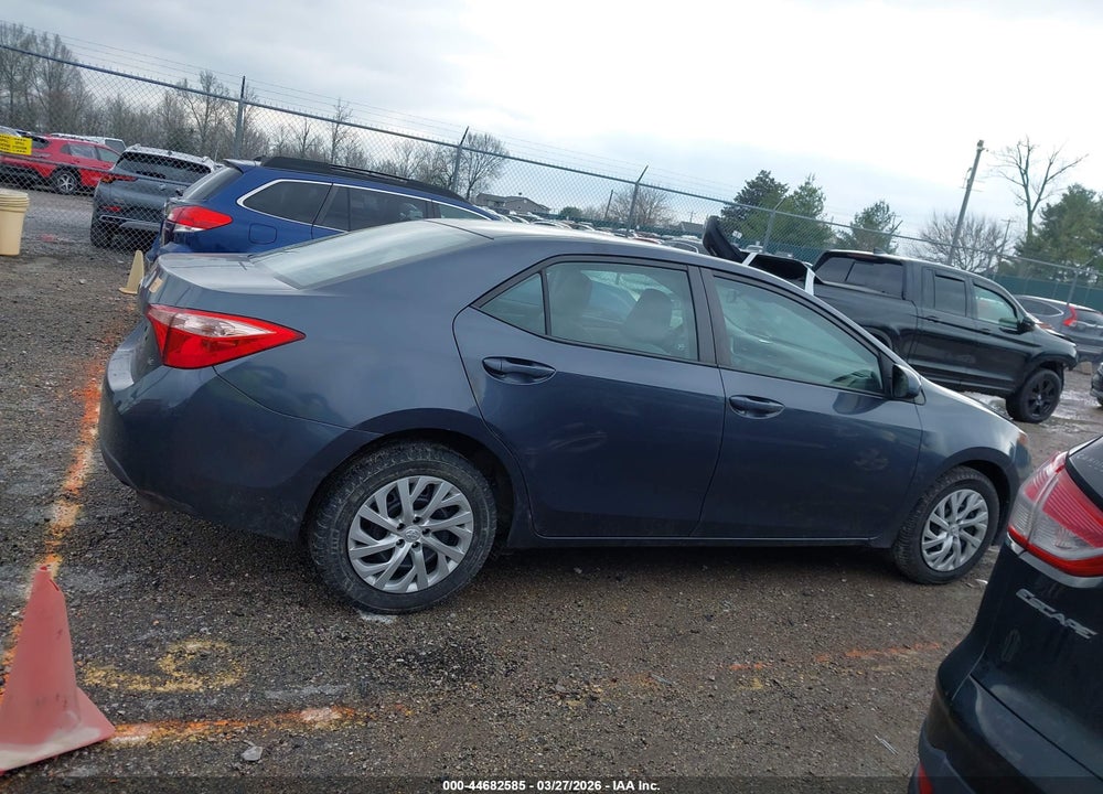 2018 TOYOTA COROLLA LE VIN: 5YFBURHE9JP746732