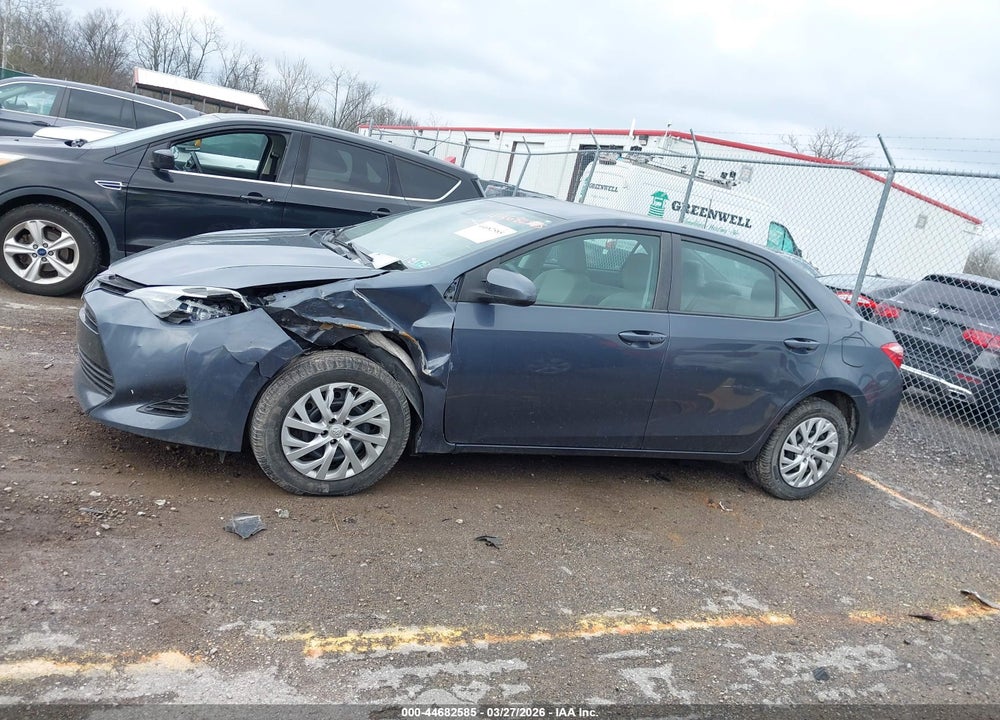 2018 TOYOTA COROLLA LE VIN: 5YFBURHE9JP746732