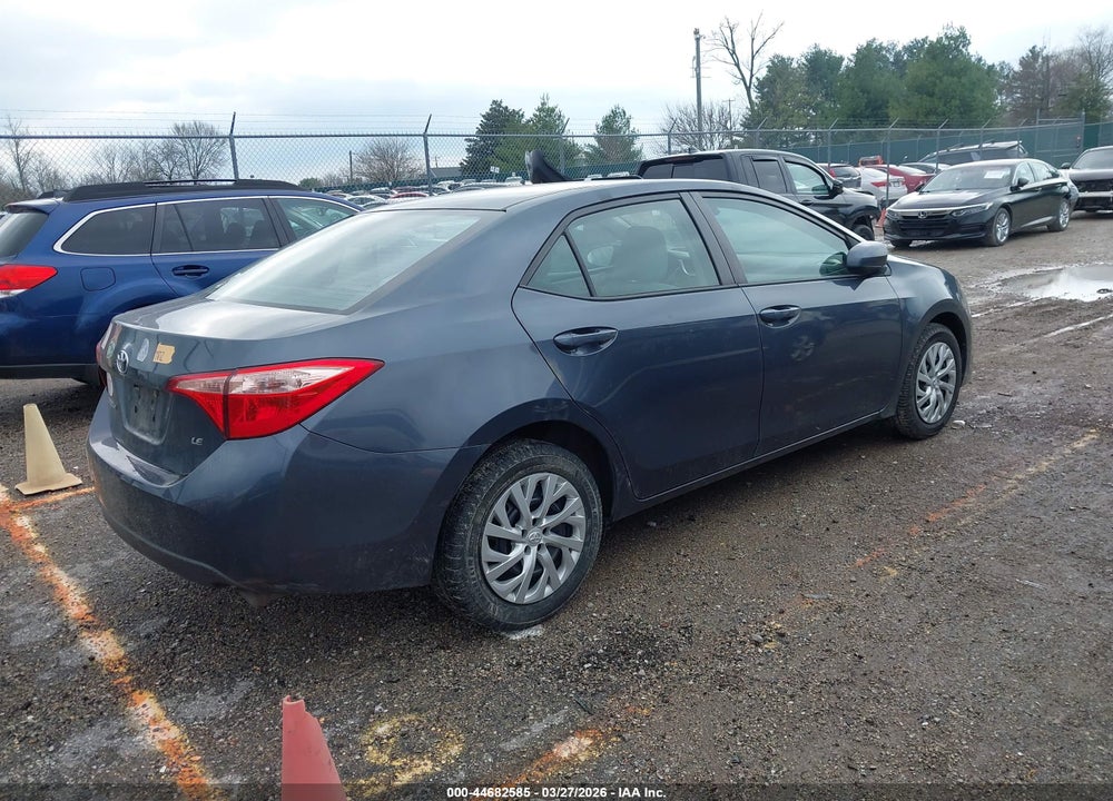 2018 TOYOTA COROLLA LE VIN: 5YFBURHE9JP746732