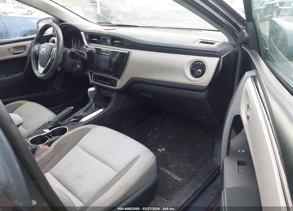 2018 TOYOTA COROLLA LE VIN: 5YFBURHE9JP746732