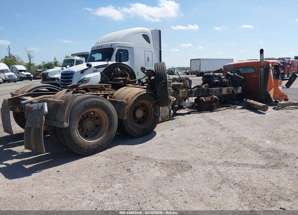 2005 FREIGHTLINER CONVENTIONAL ST120 VIN: 1FUJBBCG25LN99825