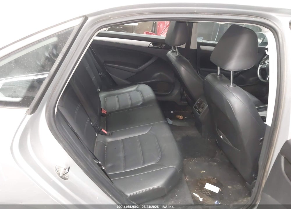 2013 VOLKSWAGEN PASSAT 2.0L TDI SE VIN: 1VWBN7A37DC038256