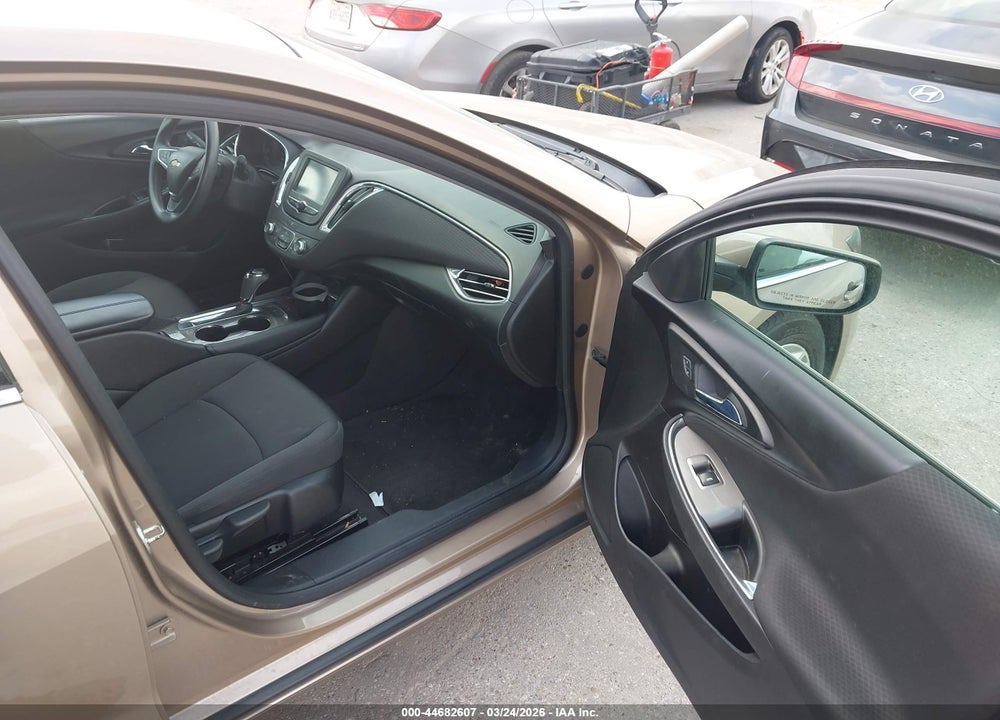 2018 CHEVROLET MALIBU LT VIN: 1G1ZD5STXJF143545