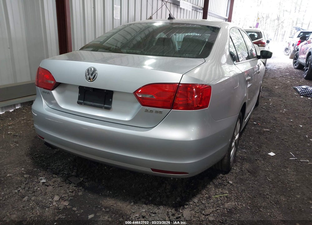 2011 VOLKSWAGEN JETTA 2.5L SE VIN: 3VWDX7AJ3BM397472