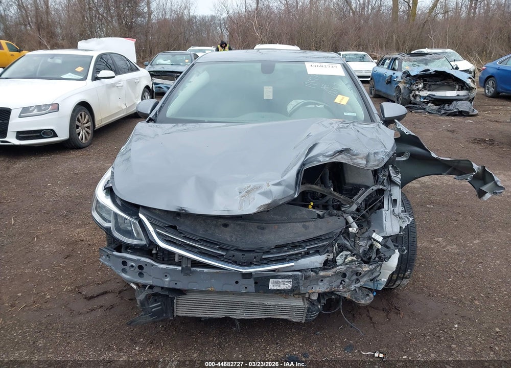 2018 CHEVROLET CRUZE LT AUTO VIN: 1G1BE5SM1J7121807