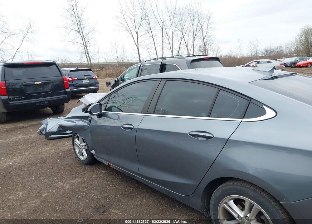 2018 CHEVROLET CRUZE LT AUTO VIN: 1G1BE5SM1J7121807