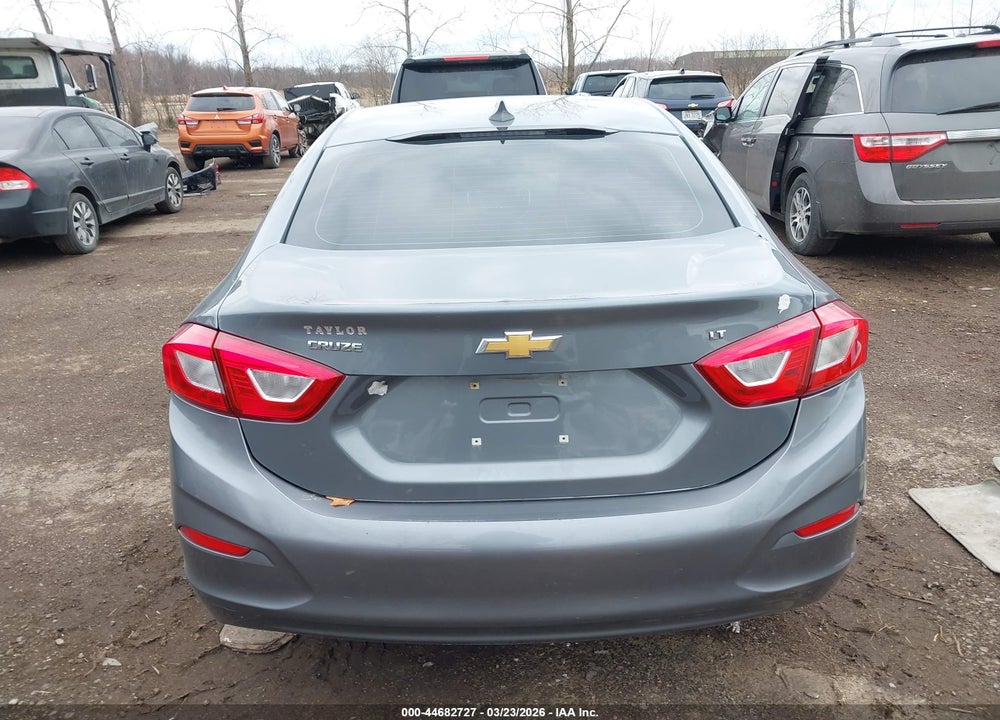 2018 CHEVROLET CRUZE LT AUTO VIN: 1G1BE5SM1J7121807