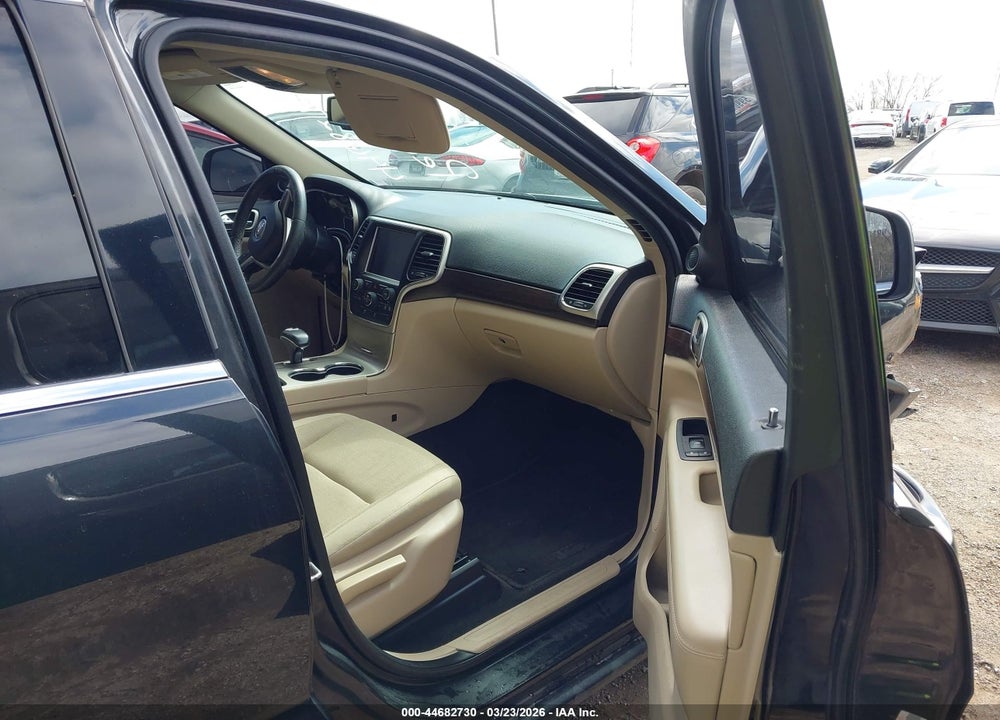 2015 JEEP GRAND CHEROKEE LAREDO VIN: 1C4RJEAG5FC634909