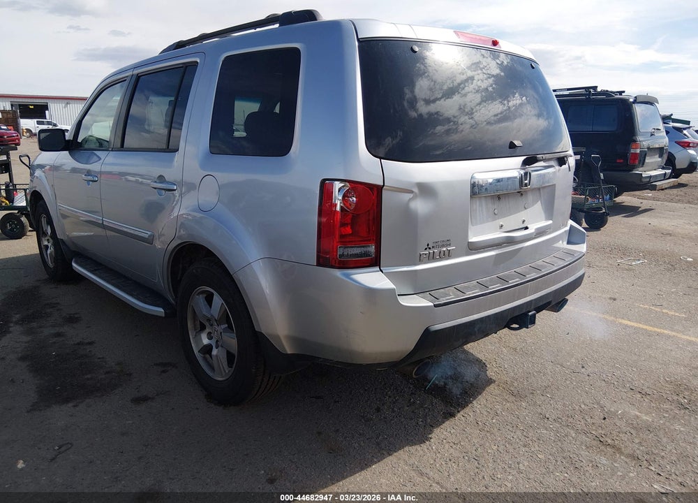 2010 HONDA PILOT EX-L VIN: 5FNYF4H67AB005149