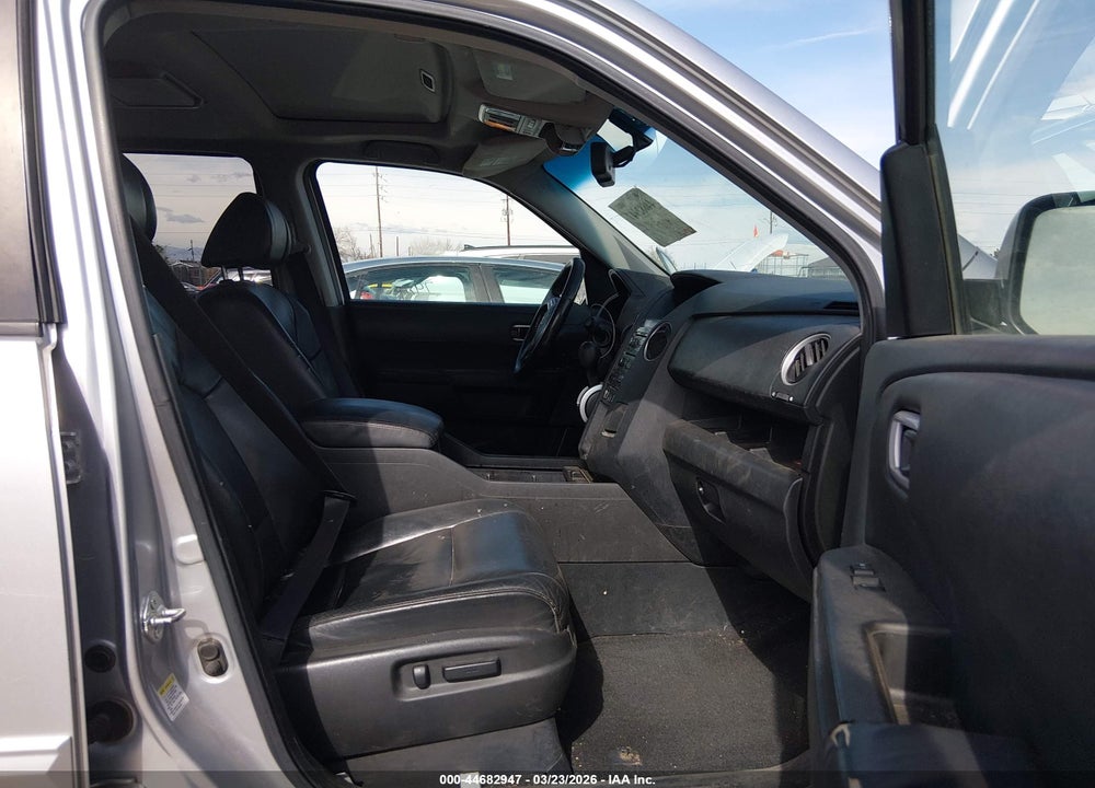 2010 HONDA PILOT EX-L VIN: 5FNYF4H67AB005149