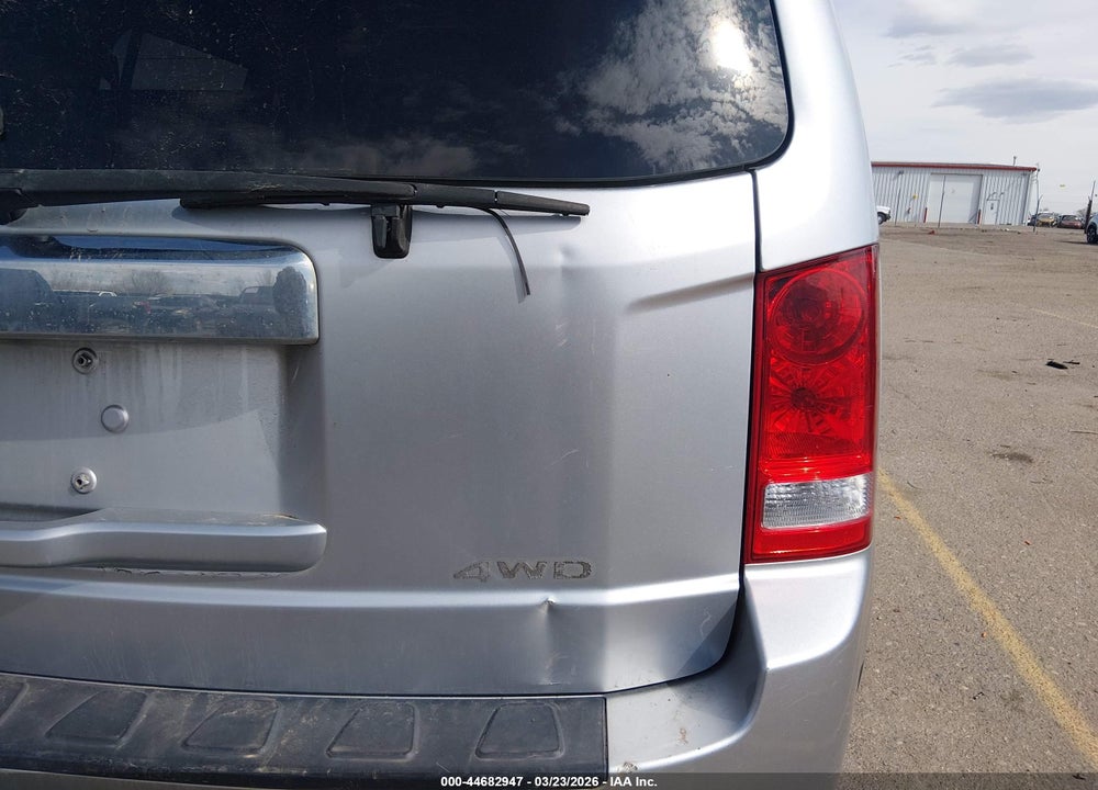 2010 HONDA PILOT EX-L VIN: 5FNYF4H67AB005149