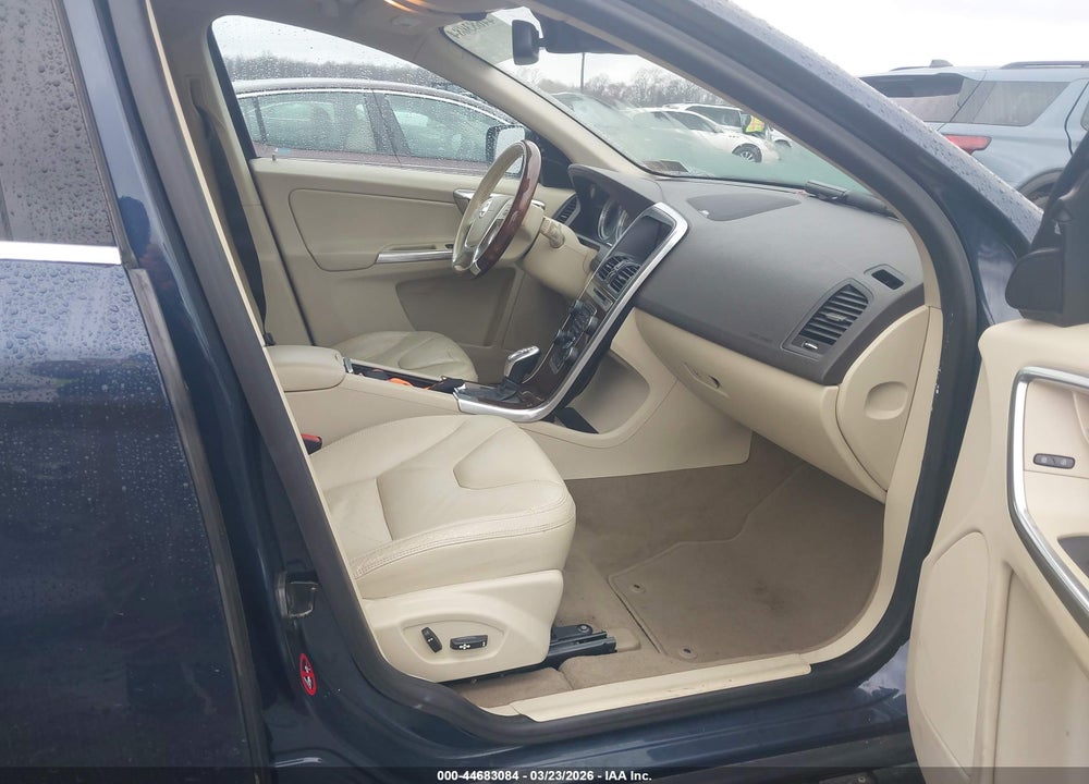 2013 VOLVO XC60 T6 VIN: YV4902DZ6D2420218