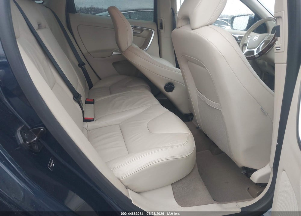 2013 VOLVO XC60 T6 VIN: YV4902DZ6D2420218