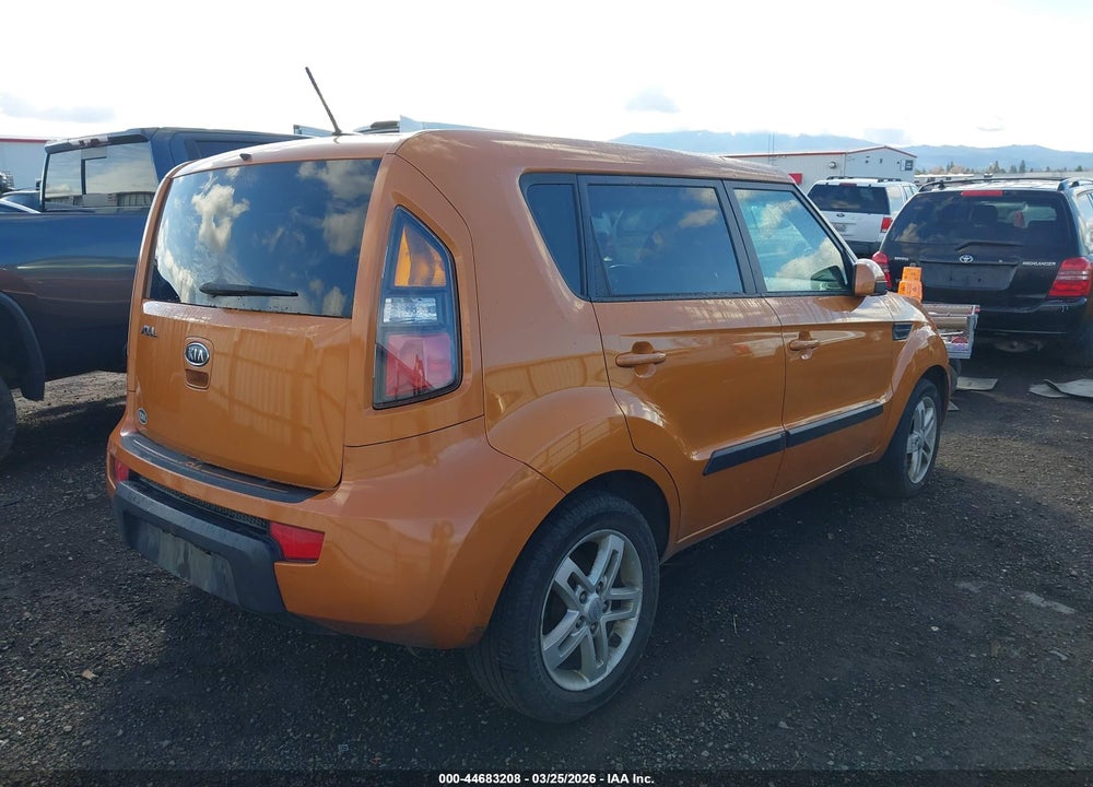 2011 KIA SOUL + VIN: KNDJT2A29B7309743