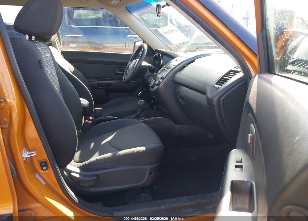 2011 KIA SOUL + VIN: KNDJT2A29B7309743