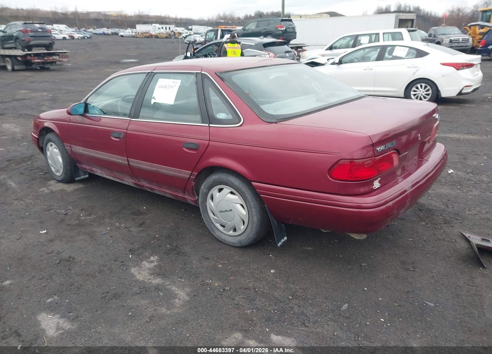 1993 FORD TAURUS GL VIN: 1FALP52U4PA272356
