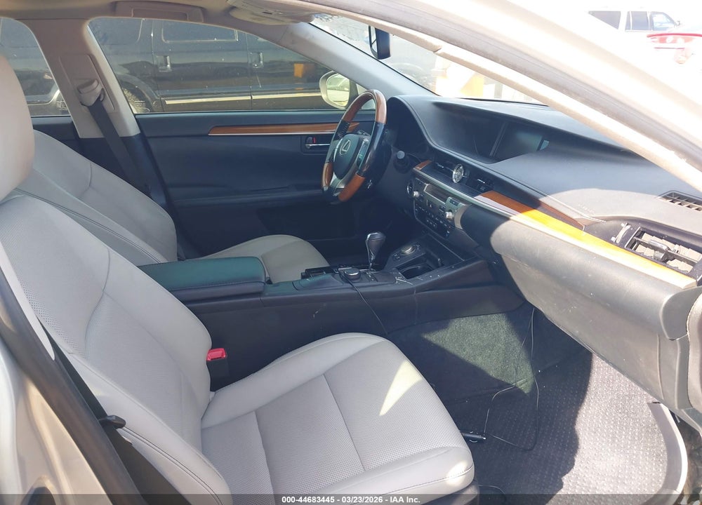 2015 LEXUS ES 300H VIN: JTHBW1GG1F2095289