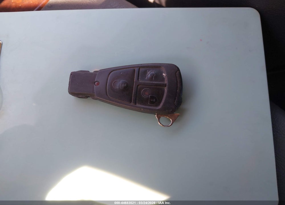2000 MERCEDES-BENZ CLK 320 VIN: WDBLK65G3YT039819