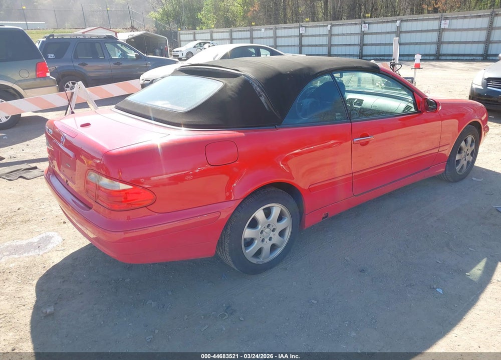 2000 MERCEDES-BENZ CLK 320 VIN: WDBLK65G3YT039819