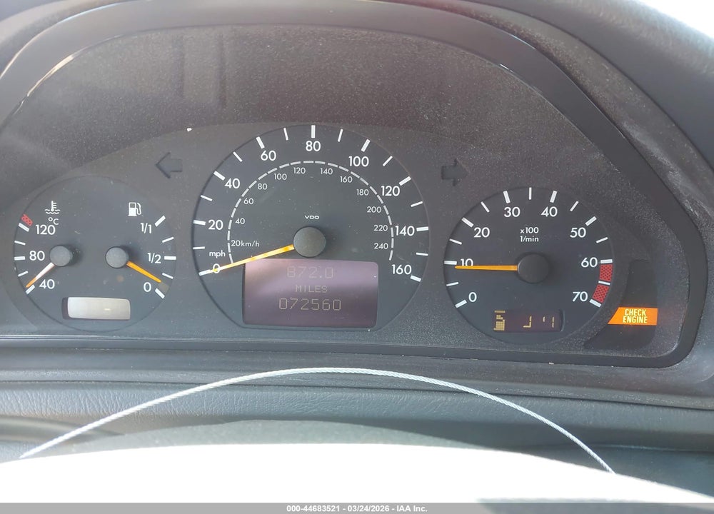 2000 MERCEDES-BENZ CLK 320 VIN: WDBLK65G3YT039819