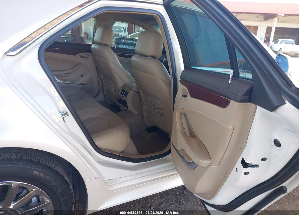 2012 CADILLAC CTS LUXURY VIN: 1G6DF5E57C0147571