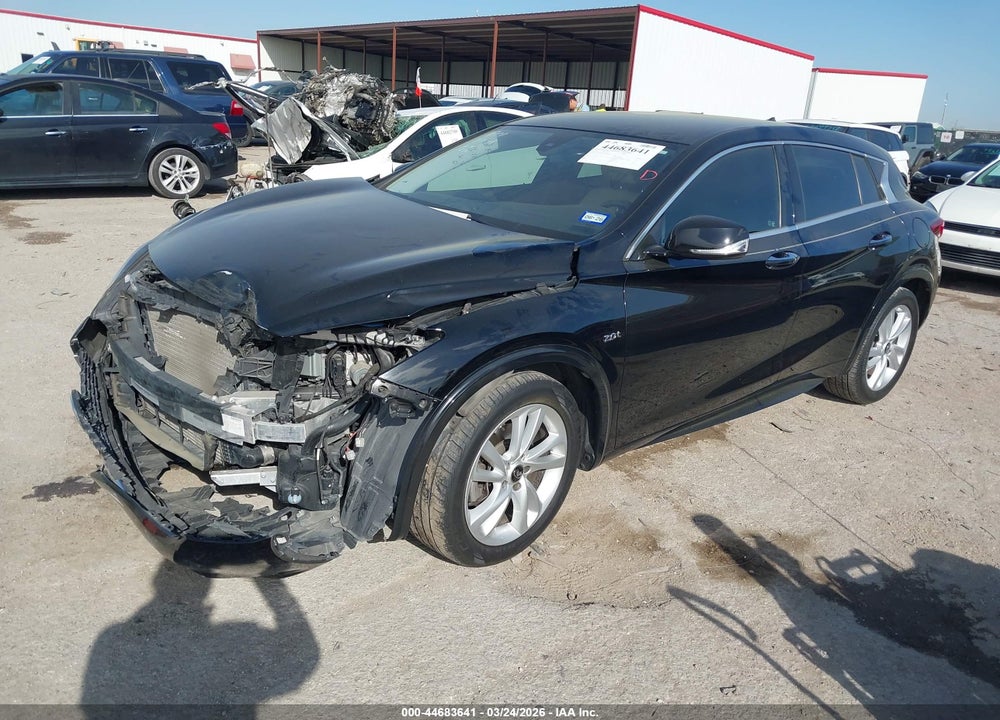 2018 INFINITI QX30 LUXURY VIN: SJKCH5CP5JA049537