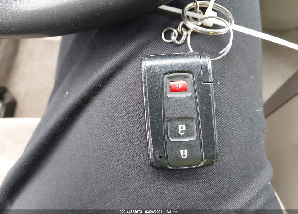 2006 TOYOTA PRIUS VIN: JTDKB20U063129879