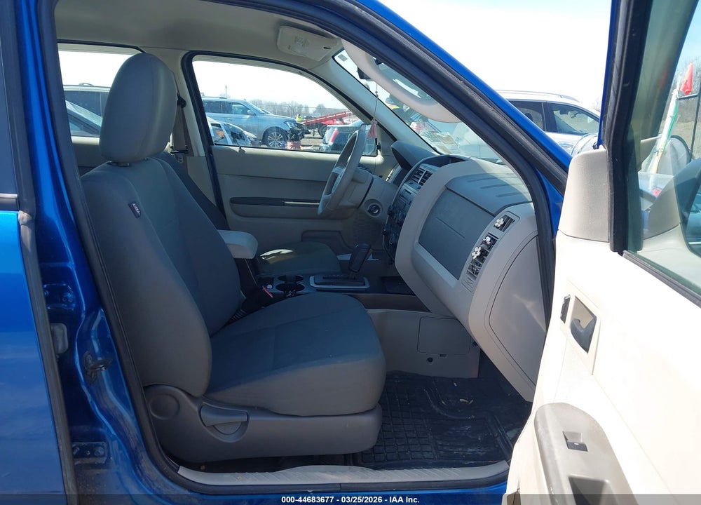 2011 FORD ESCAPE XLS VIN: 1FMCU0C71BKC43233