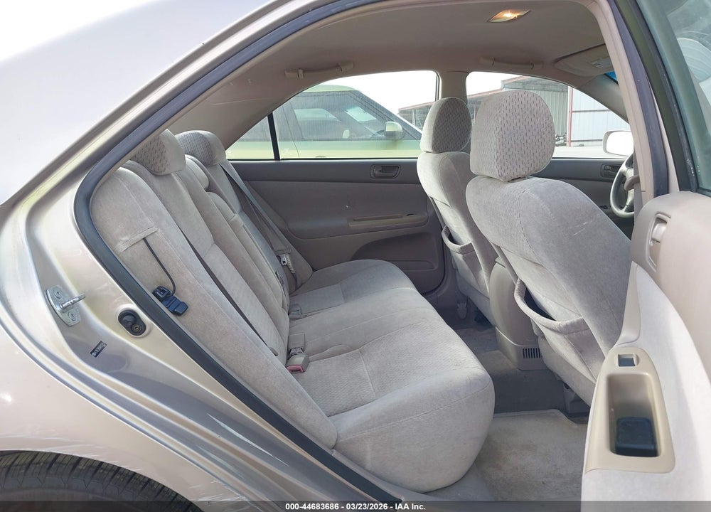 2004 TOYOTA CAMRY LE VIN: 4T1BE32K04U923695