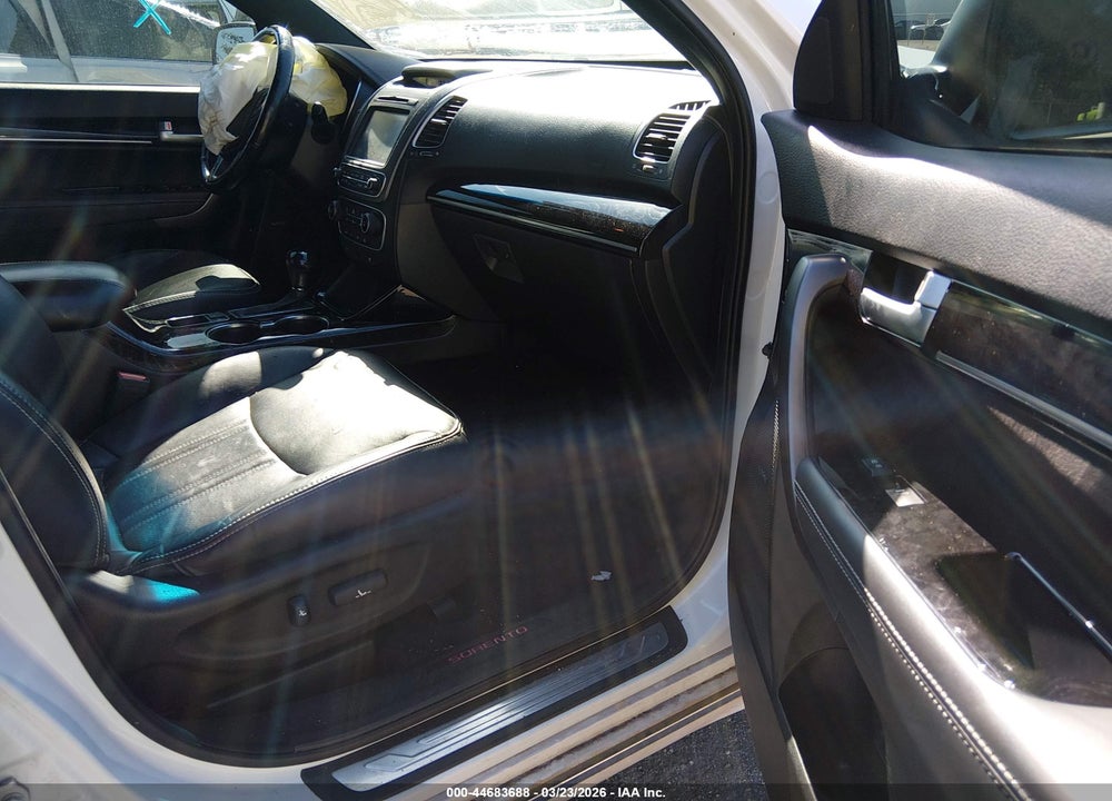 2015 KIA SORENTO LIMITED V6 VIN: 5XYKWDA73FG623738