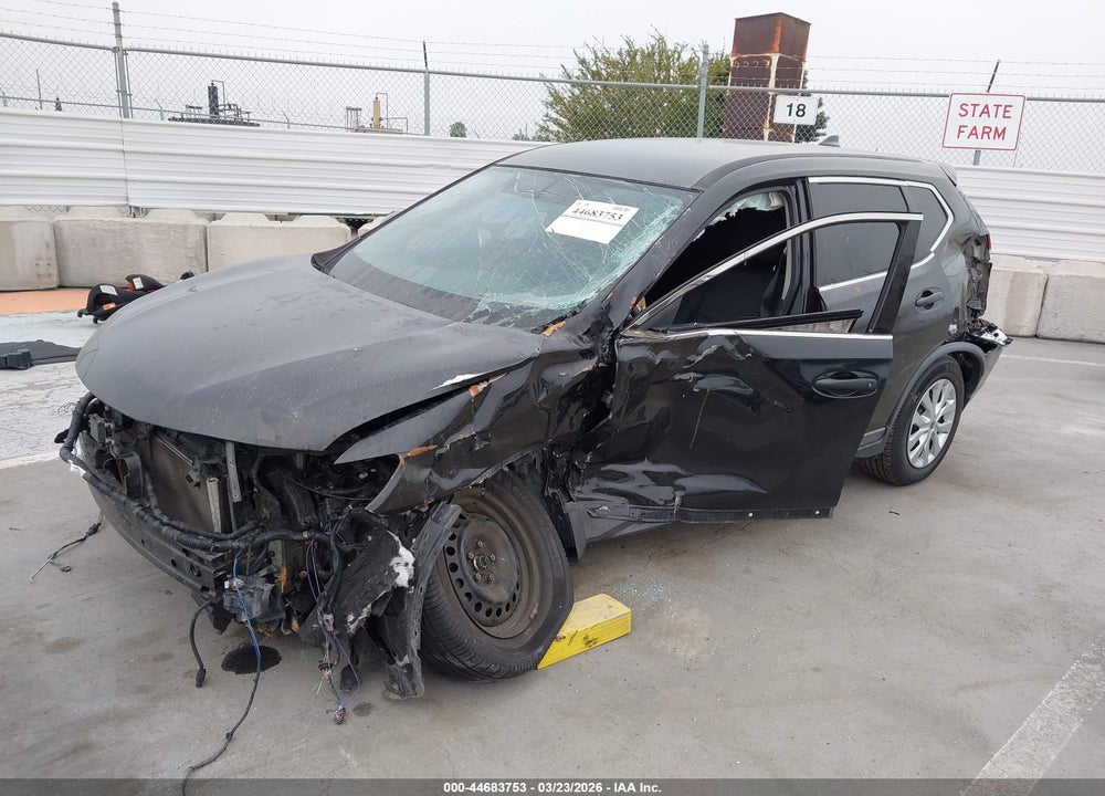 2018 NISSAN ROGUE S VIN: KNMAT2MTXJP537396