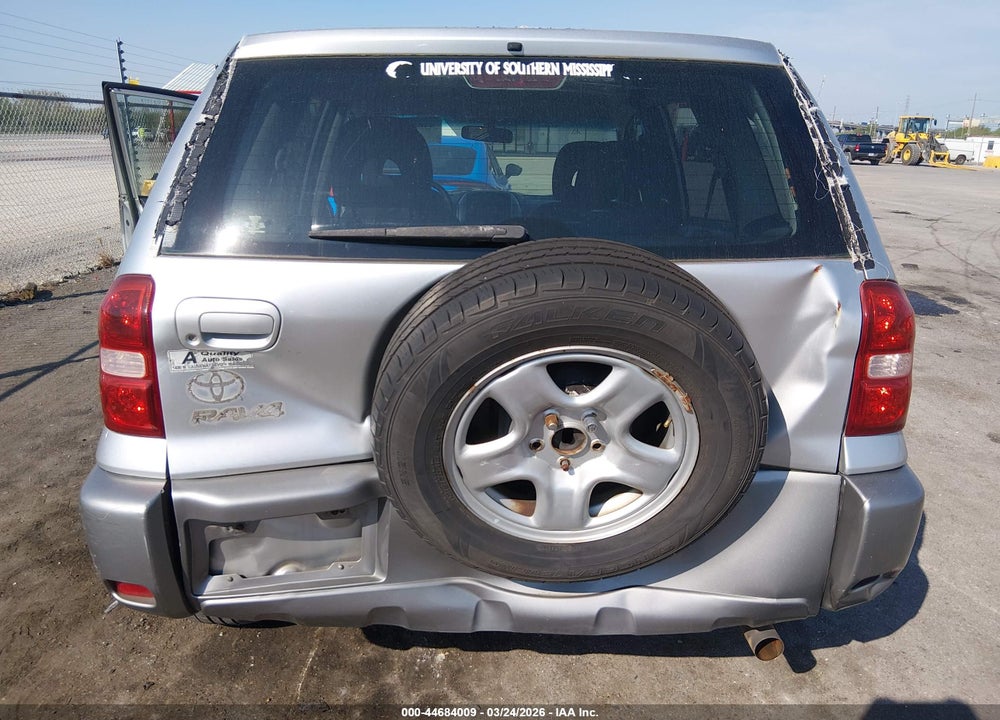 2005 TOYOTA RAV4 VIN: JTEGD20V056001305