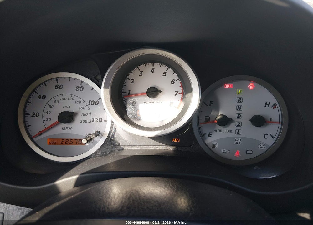 2005 TOYOTA RAV4 VIN: JTEGD20V056001305