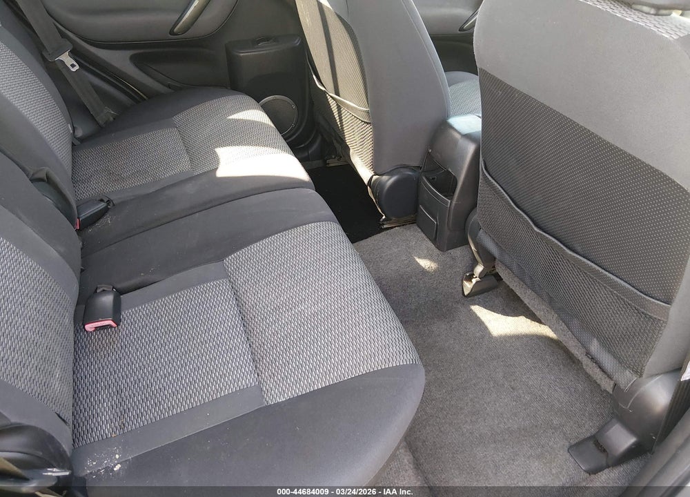 2005 TOYOTA RAV4 VIN: JTEGD20V056001305