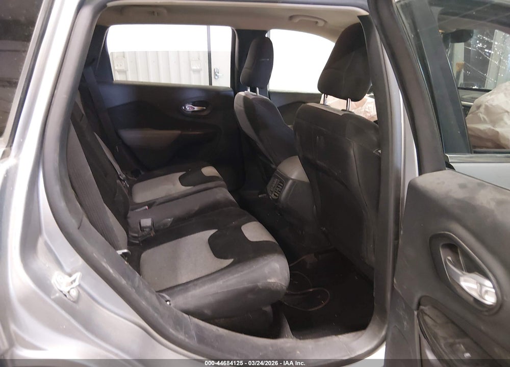 2014 JEEP CHEROKEE LATITUDE VIN: 1C4PJMCB8EW107141