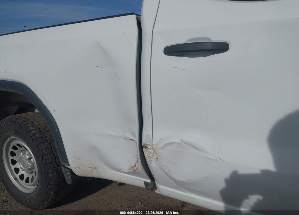 2022 GMC SIERRA 1500 4WD  STANDARD BOX PRO VIN: 3GTUUAED4NG565166