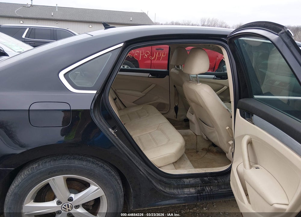 2012 VOLKSWAGEN PASSAT 2.5L SE VIN: 1VWBP7A32CC025553