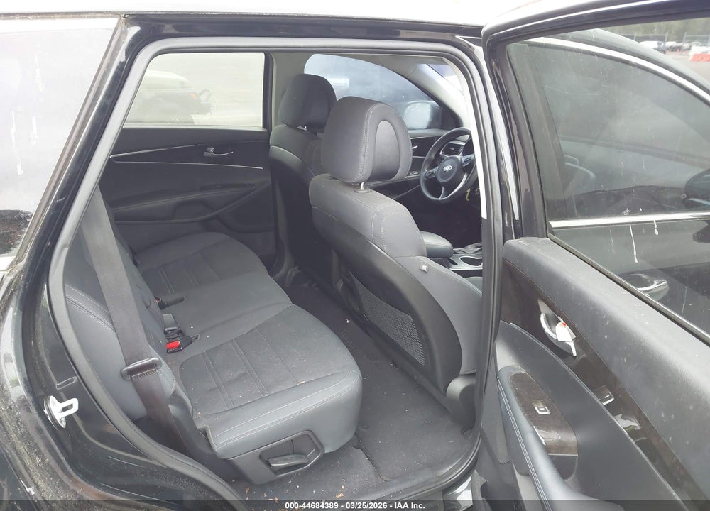 2016 KIA SORENTO 2.4L L VIN: 5XYPG4A38GG155863