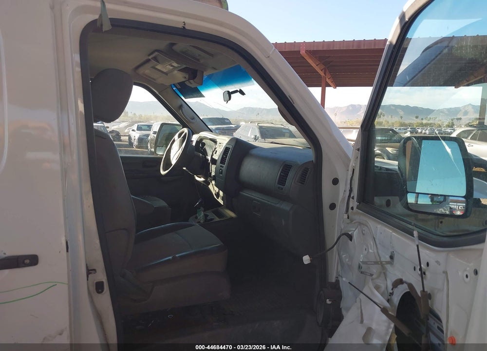 2017 NISSAN NV CARGO NV2500 HD S V6 VIN: 1N6BF0KY5HN805918