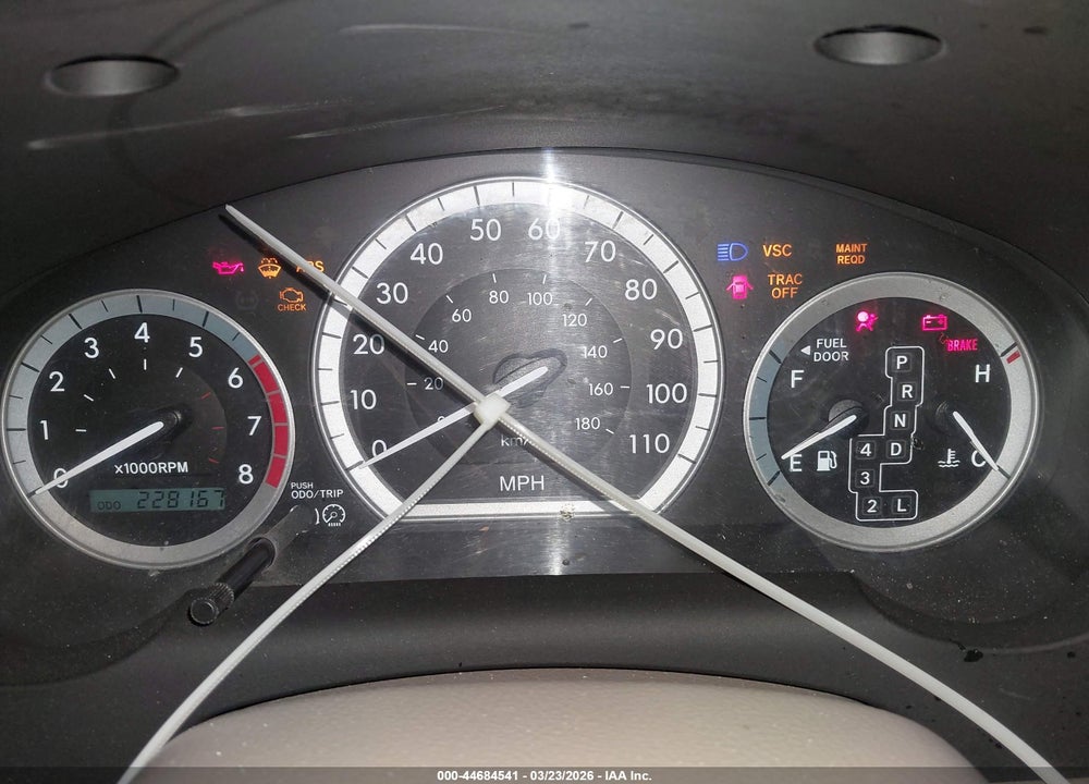 2004 TOYOTA SIENNA LE VIN: 5TDZA23C74S111525