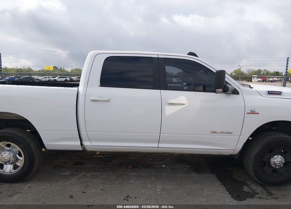 2022 RAM 2500 BIG HORN  4X4 6'4 BOX VIN: 3C6UR5DL8NG247091