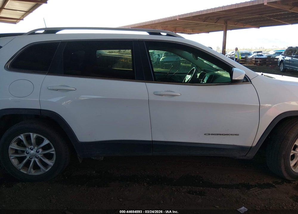 2019 JEEP CHEROKEE LATITUDE FWD VIN: 1C4PJLCB0KD479008