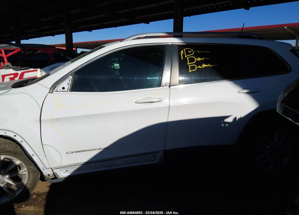 2019 JEEP CHEROKEE LATITUDE FWD VIN: 1C4PJLCB0KD479008