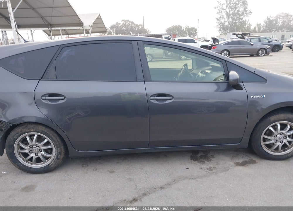 2016 TOYOTA PRIUS V TWO VIN: JTDZN3EUXGJ044372