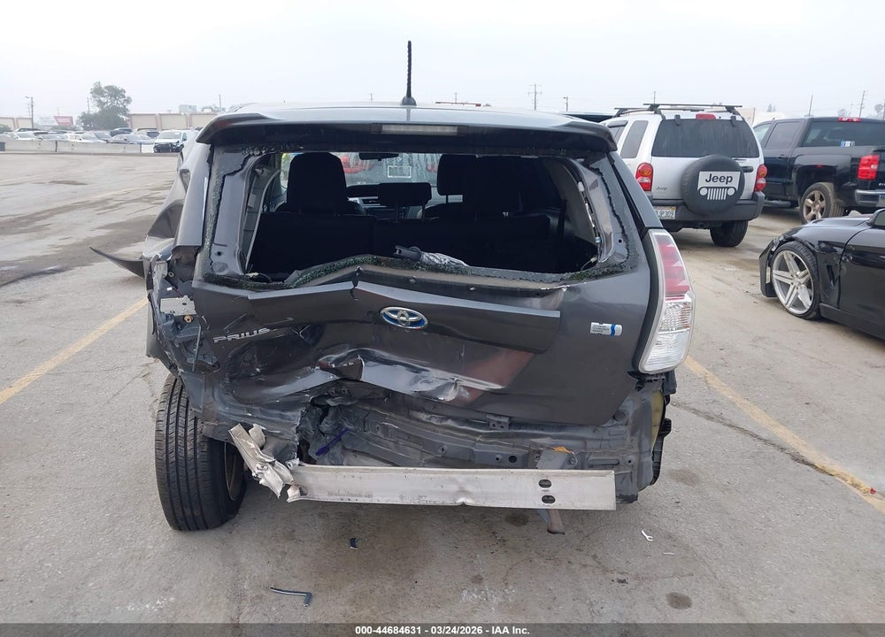 2016 TOYOTA PRIUS V TWO VIN: JTDZN3EUXGJ044372